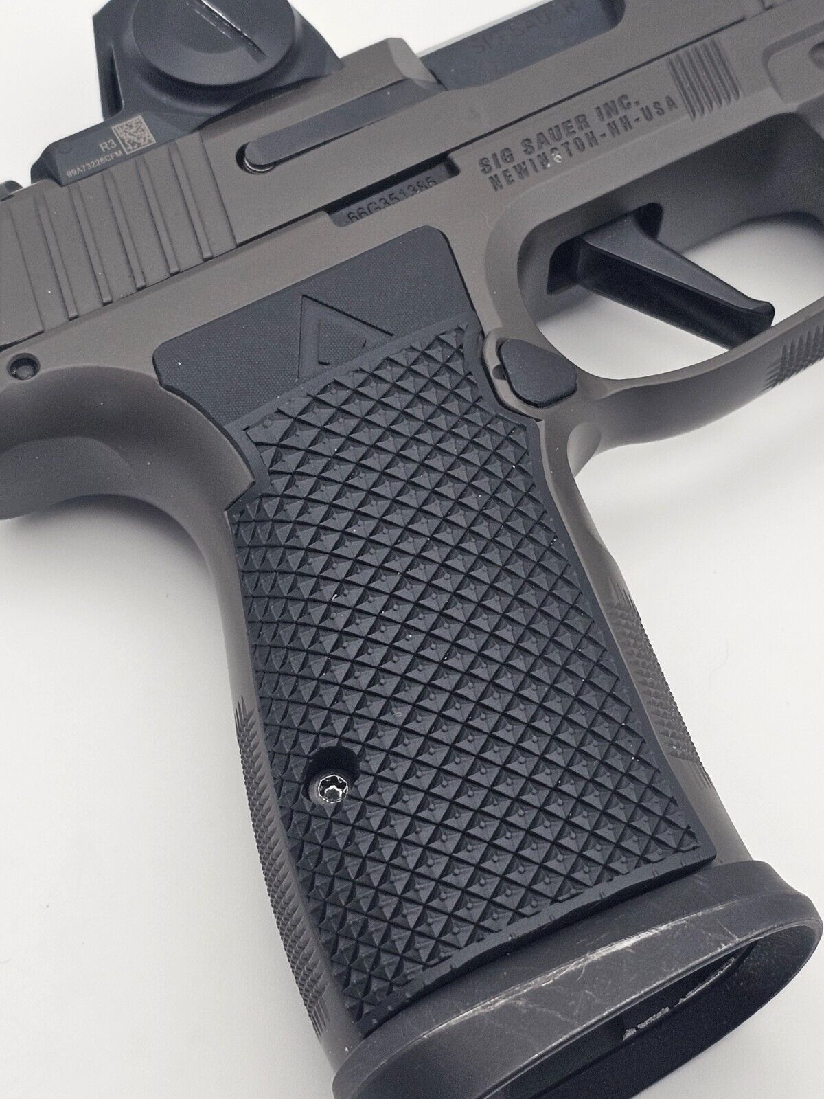 Sig Sauer P365 AXG Legion Grips Increased/Standard Thickness - Pyramid
