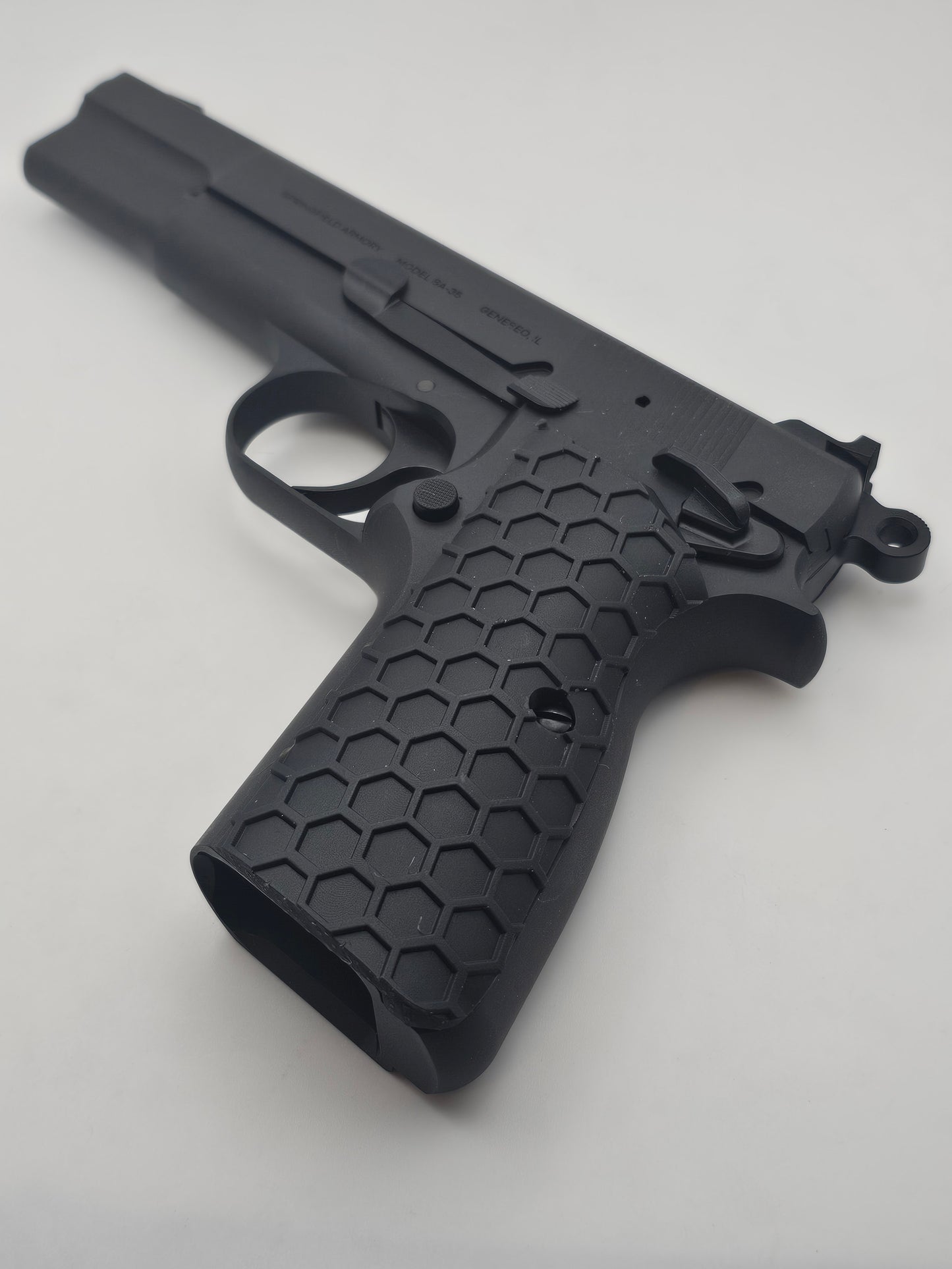 Hi-Power / SA-35 / MC P35 Grips - Hex