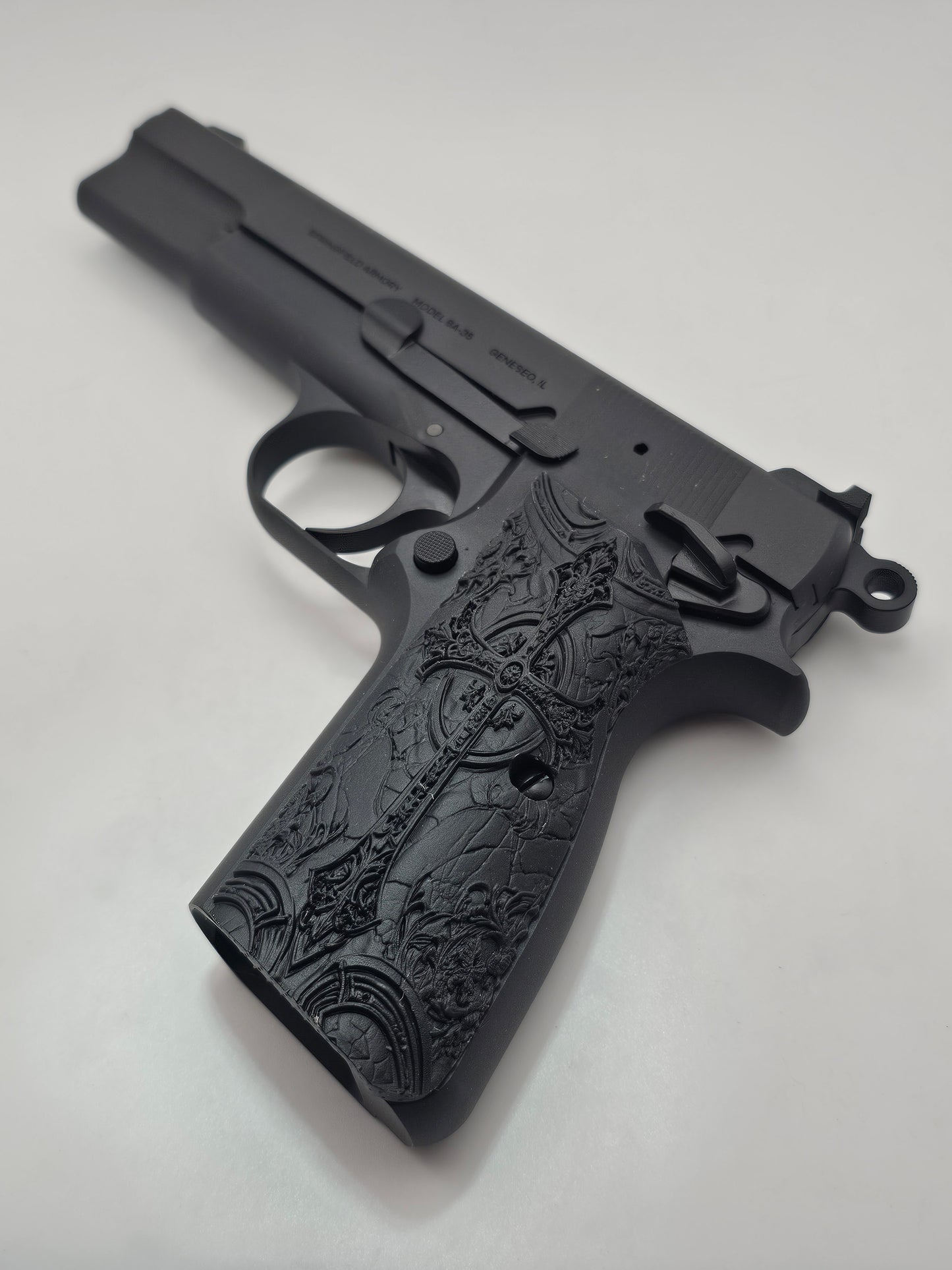 Hi-Power / SA-35 / MC P35 Grips - Cross