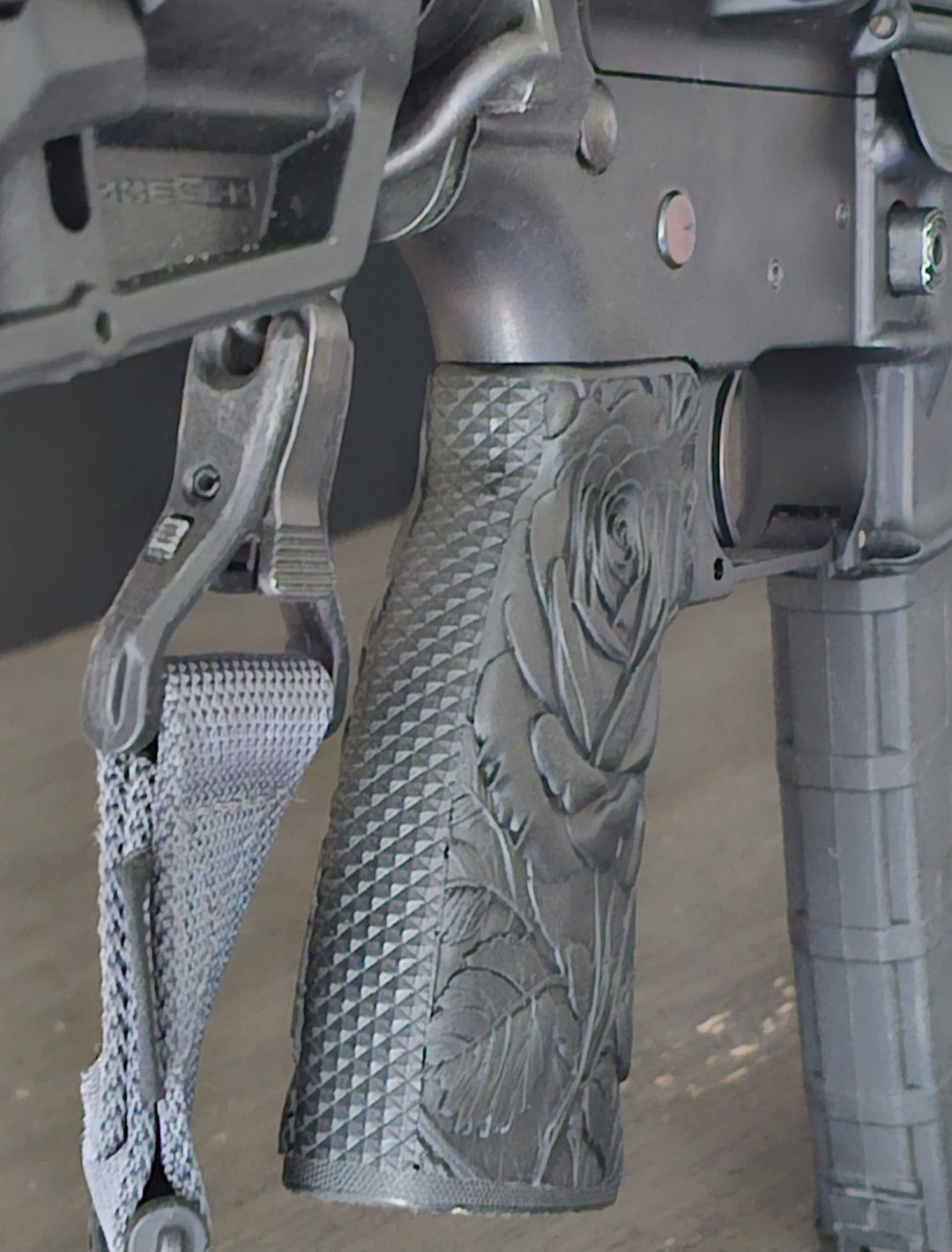 AR Vertical Grip - Rose