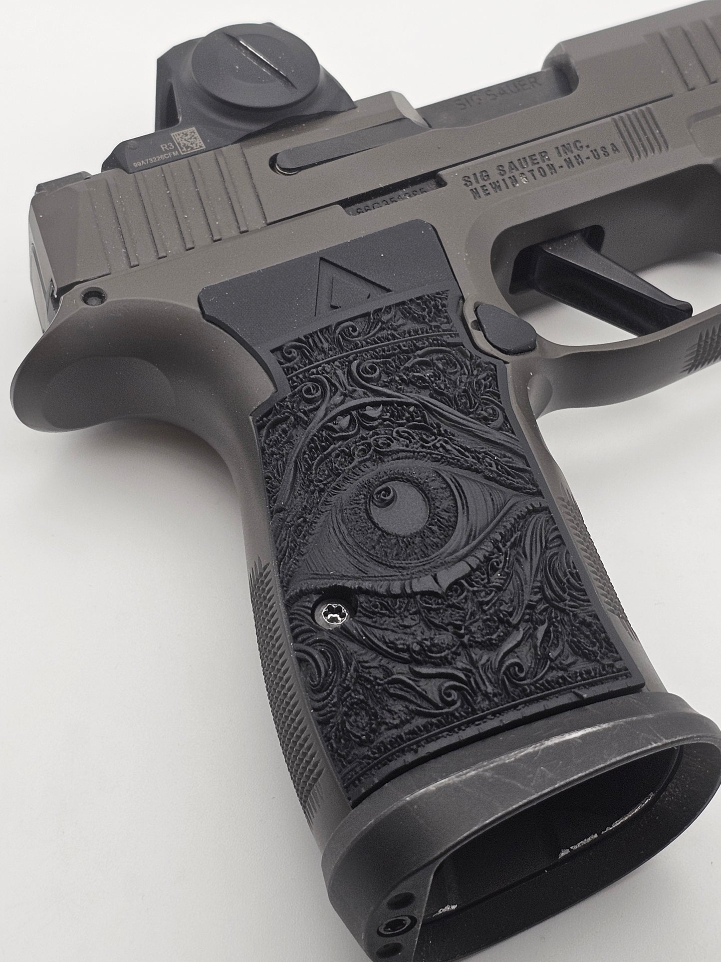 Sig Sauer P365 AXG Legion Grips - Eye