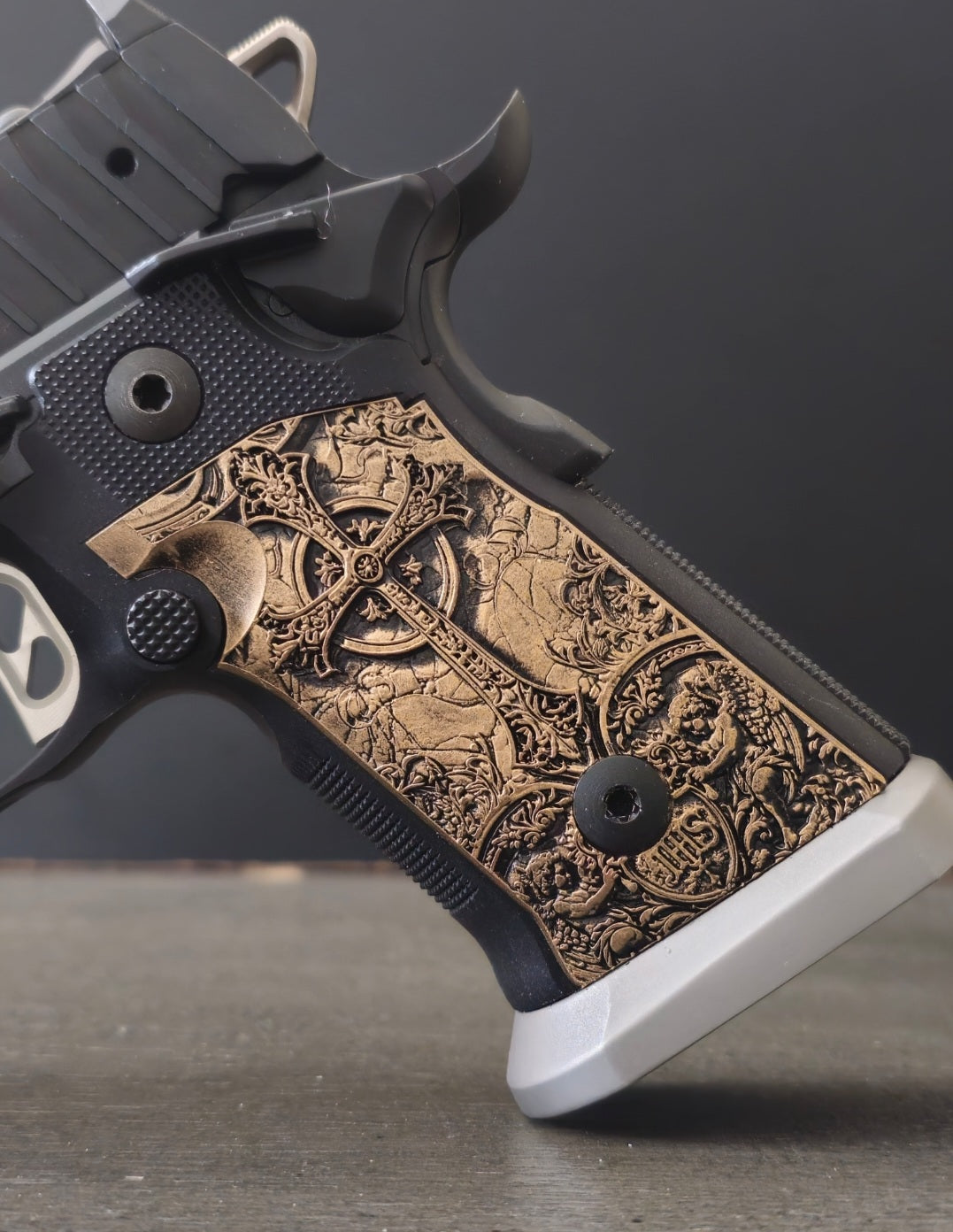 P211 GTO Grips - Cross Aurum LTD - Lambda