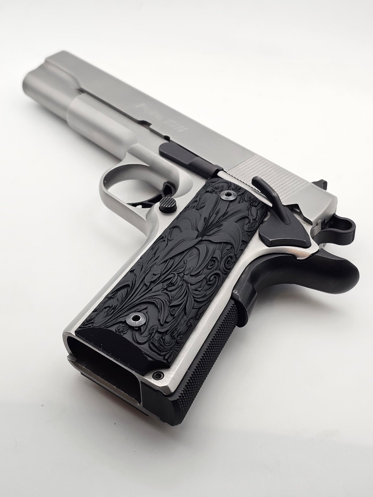 1911 Pistol Grips -  Lilly