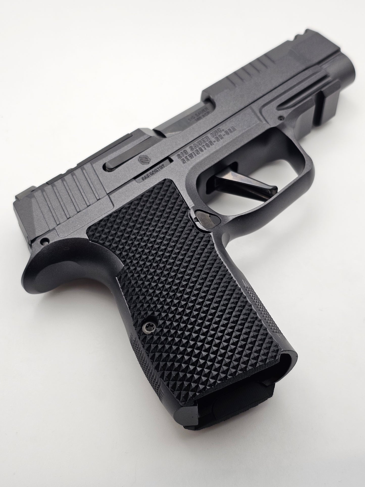 Sig Sauer P365 Luxe Grips - Pyramid